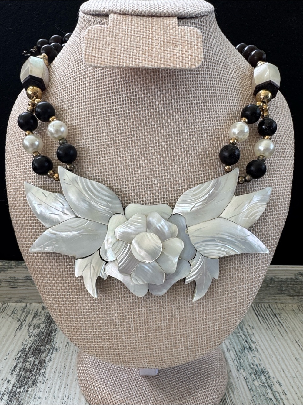 EUC Lee Sands Vintage Inlay Mother-of-Pearl Floral Statement Necklace